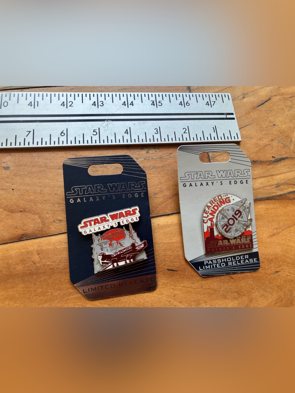 Star Wars Galaxy's Edge Limited Release Enamel Pin Set - Red & Silver